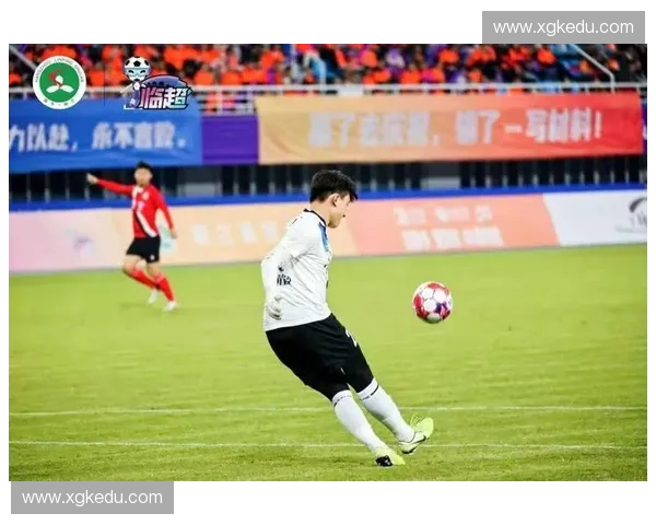 中国足球赛场风云再起 力争国际荣誉新突破 中国足球赛场风云再起 力争国际荣誉新突破